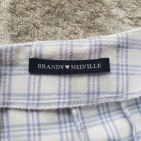 Brandy Melville cara skirt (one size) - Picture 3 of 4